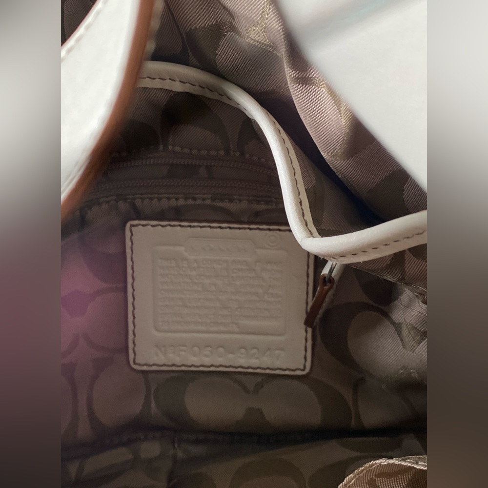 Coach baguette Purse Shoulder or Handbag 👜 Cream Leather Classic C logo inside - Picture 9 of 12
